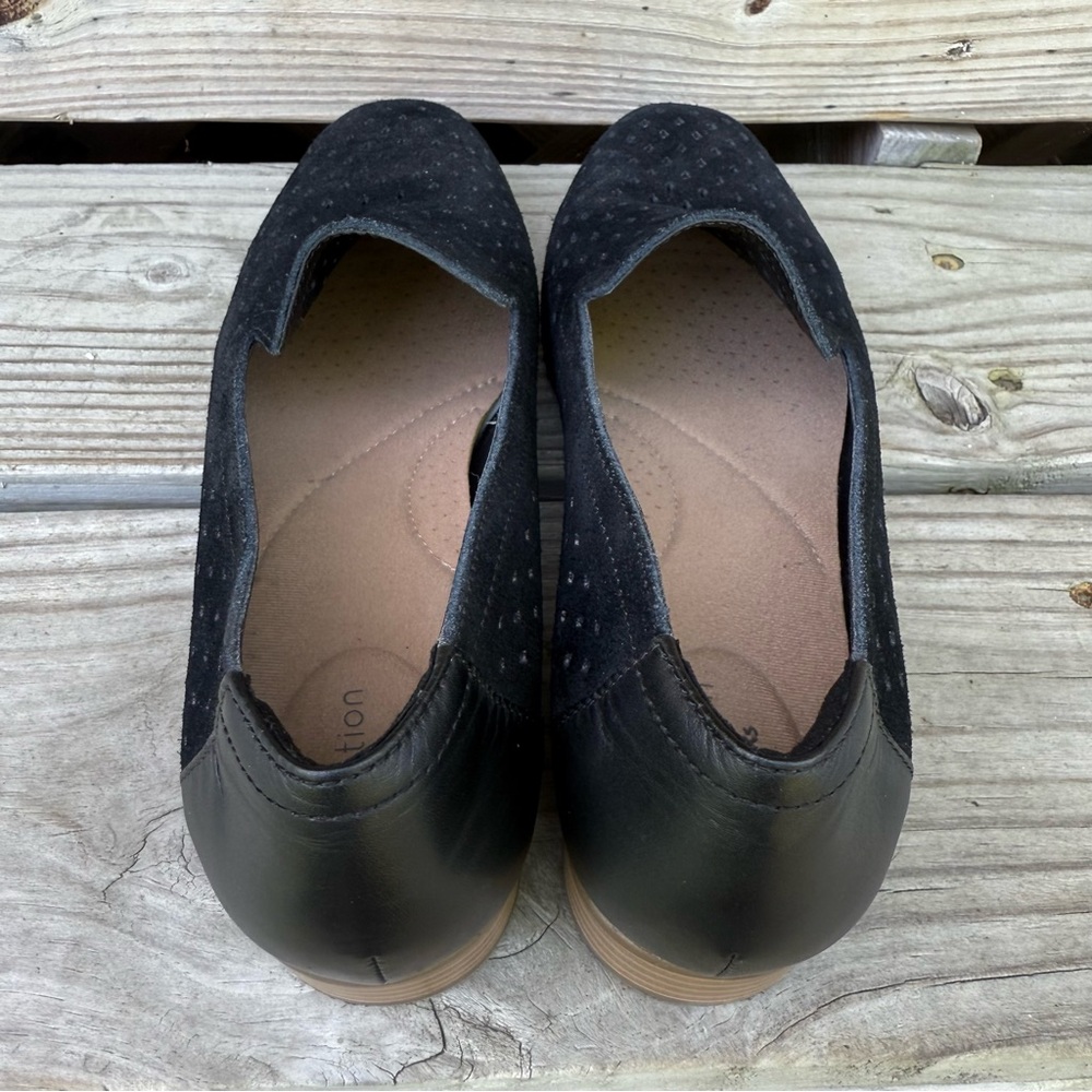 Clarks Black Suede Juliet Hayes Loafer Perforated Diamond Rubber Sole Size 8.5 M - Picture 5 of 15